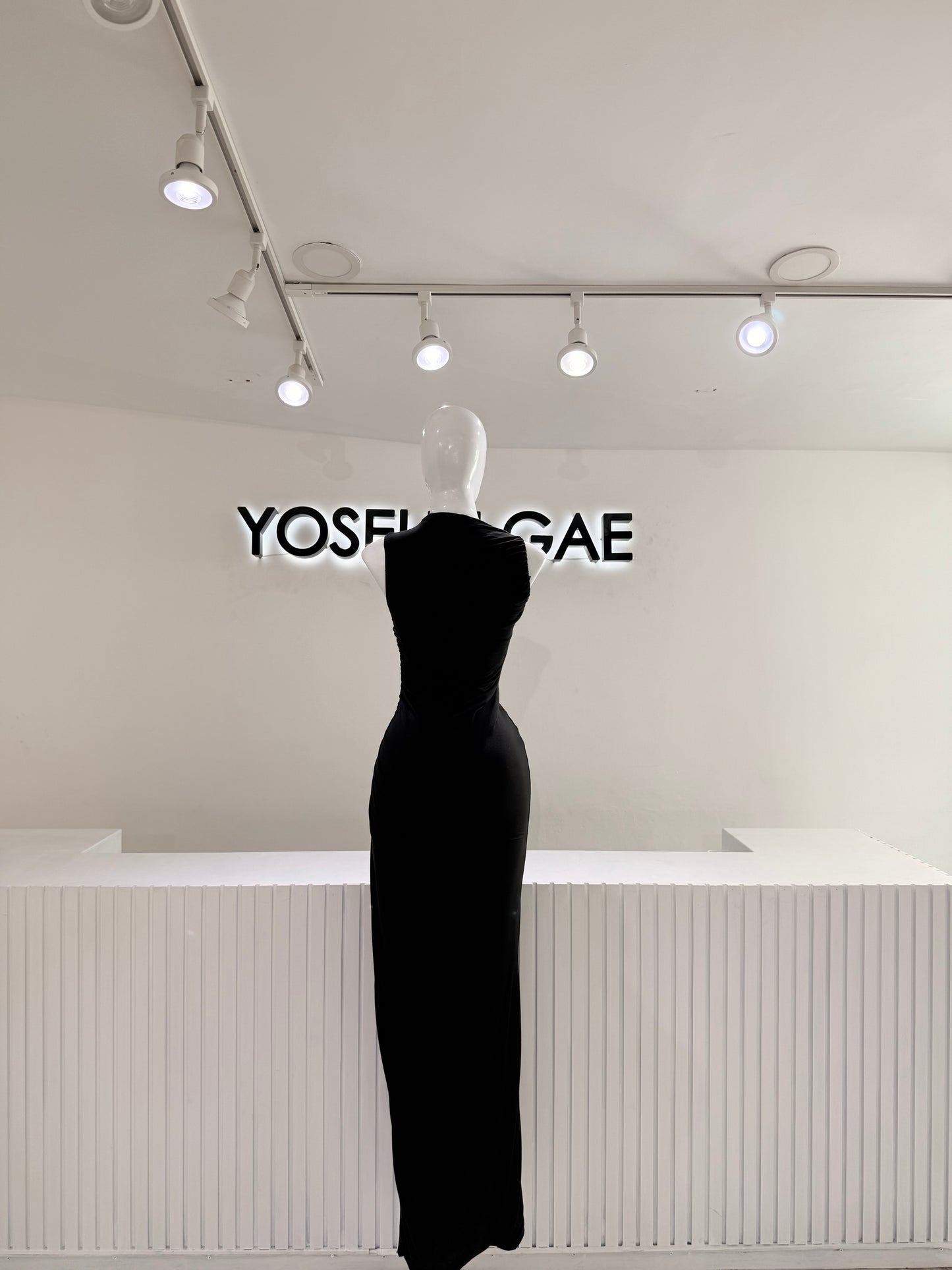 Vestido Plisado Midi Negro
