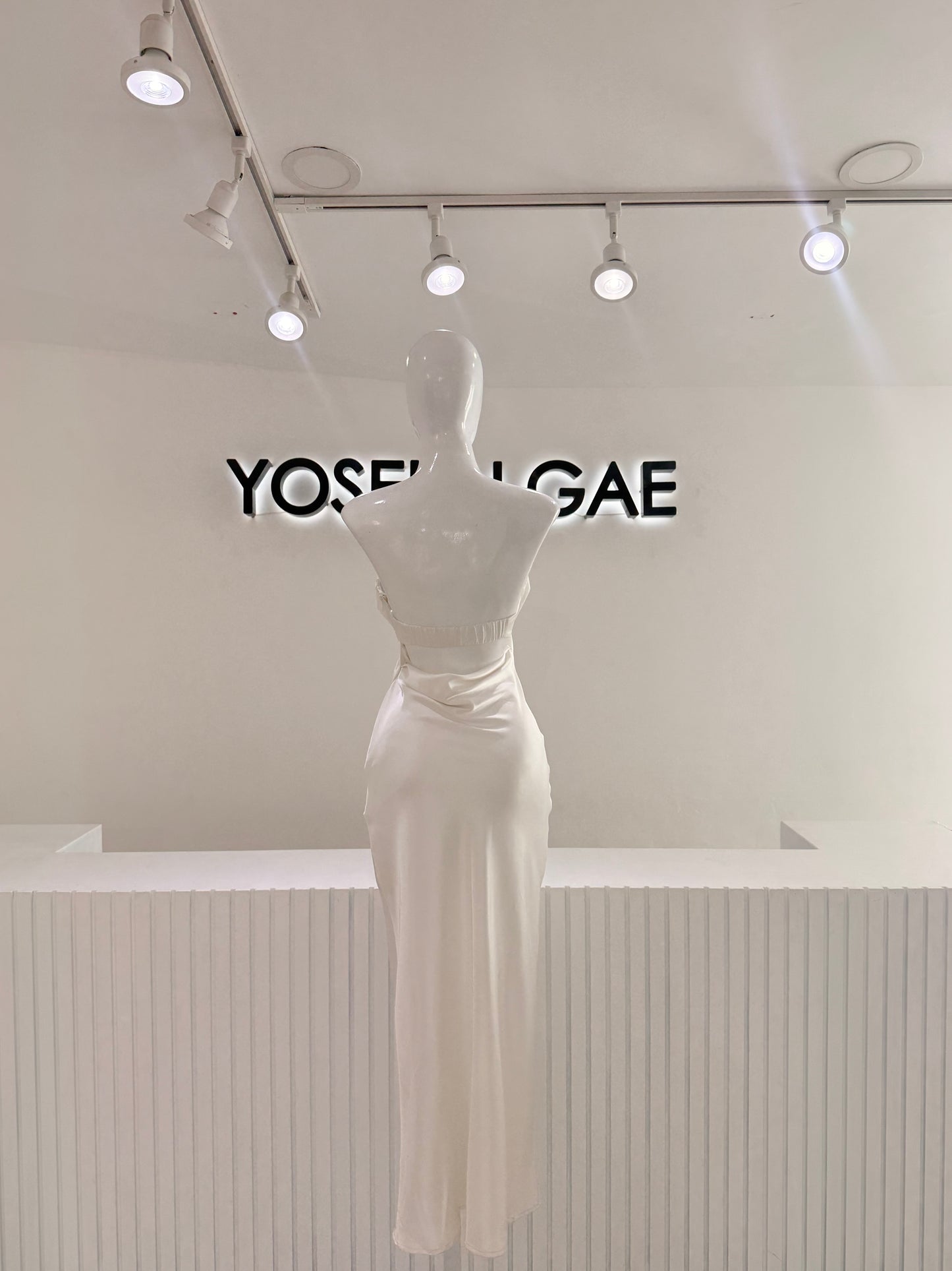 Vestido Satin Escote